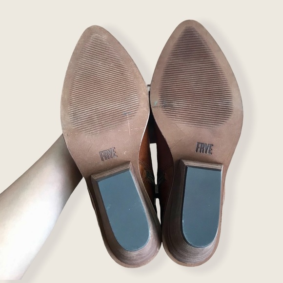 Frye Amado Wedge Cognac Leather Pointy Toe Cowboy Pull On Wood Heeled Ankle Boot - Picture 14 of 16